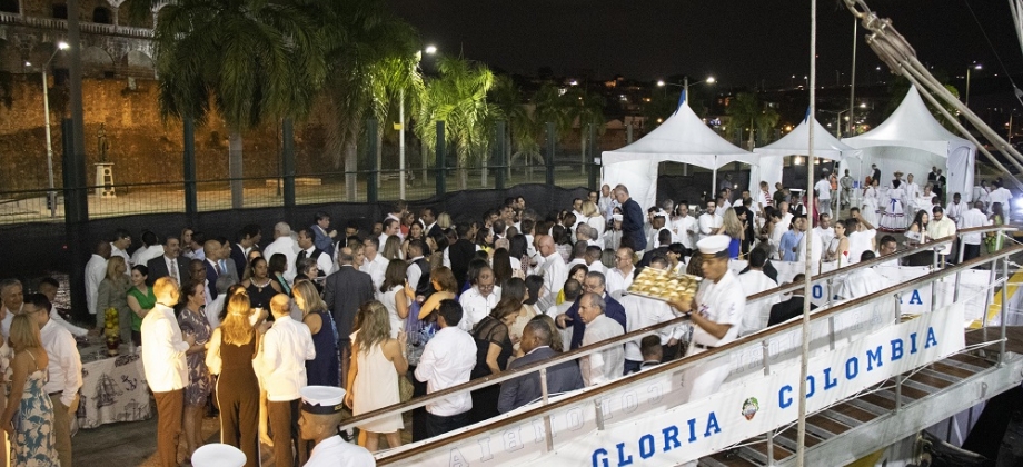 Embajada de Colombia realizó muestra gastronómica a bordo del Buque Escuela ARC Gloria