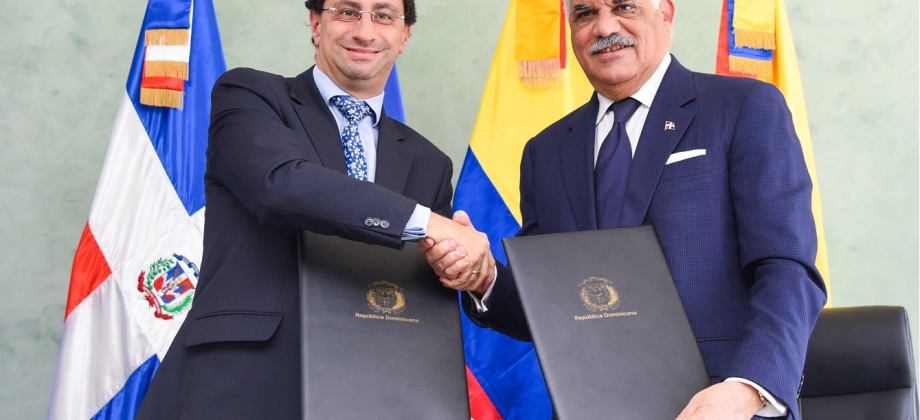Colombia y República Dominicana suscriben un Memorando de Entendimiento para el Establecimiento de un Consejo Conjunto de Promoción del Comercio, las Inversiones 