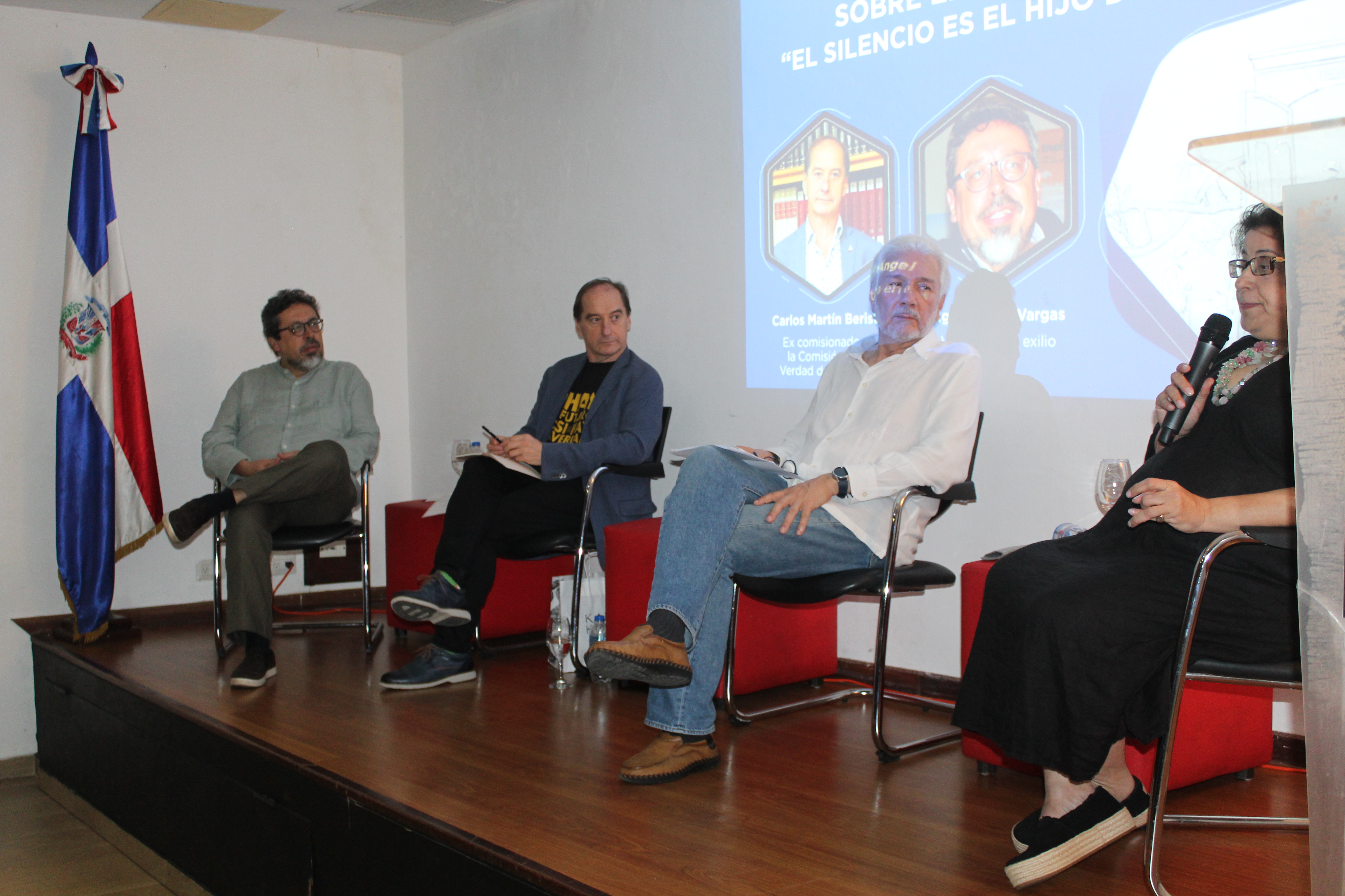 La Embajada de Colombia y el Museo Memorial de la Resistencia Dominicana realizaron conversatorio y proyección del documental “El Silencio es el Hijo del Miedo”