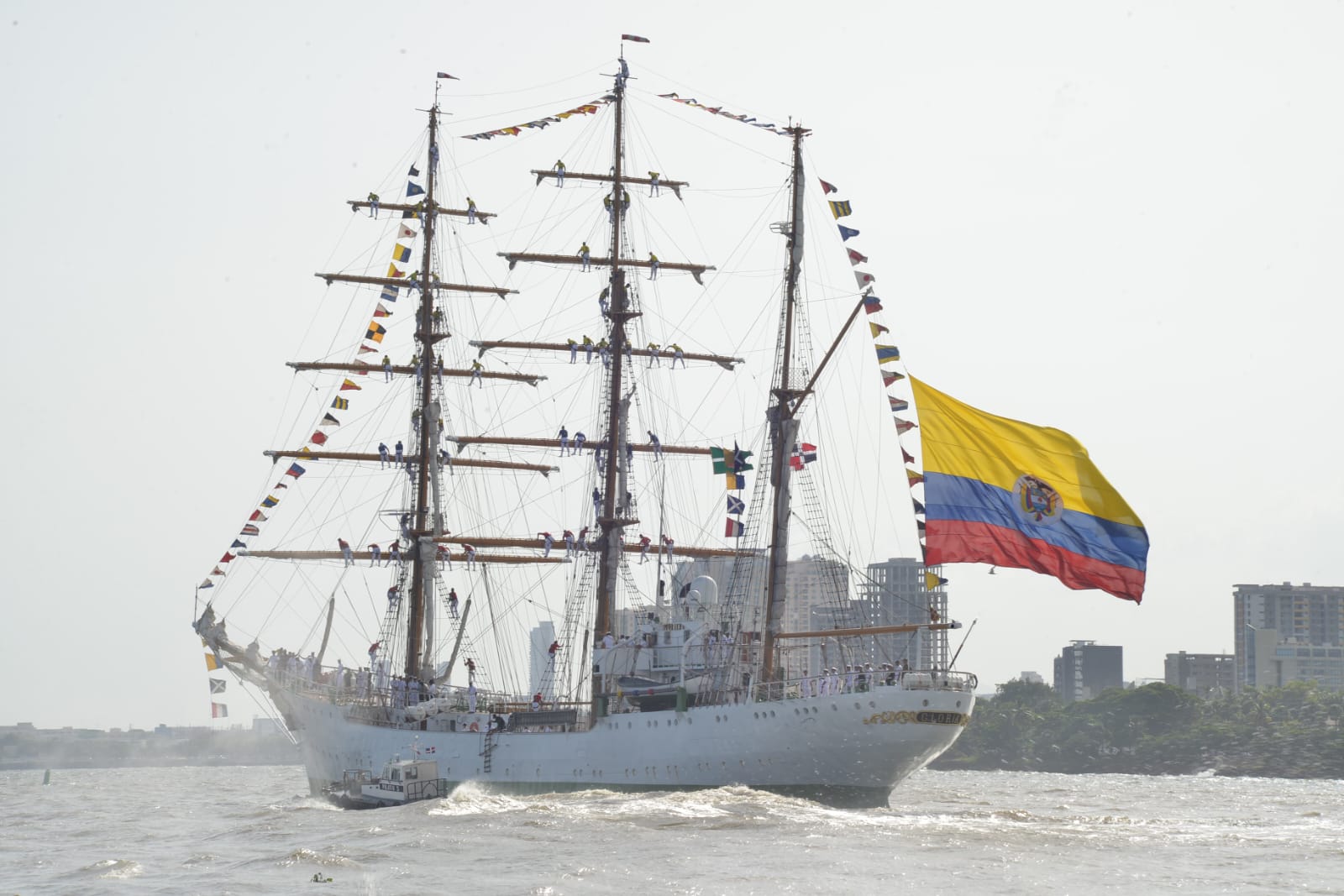 Orgullo colombiano en Santo Domingo: visita oficial del Buque Escuela A.R.C. Gloria”