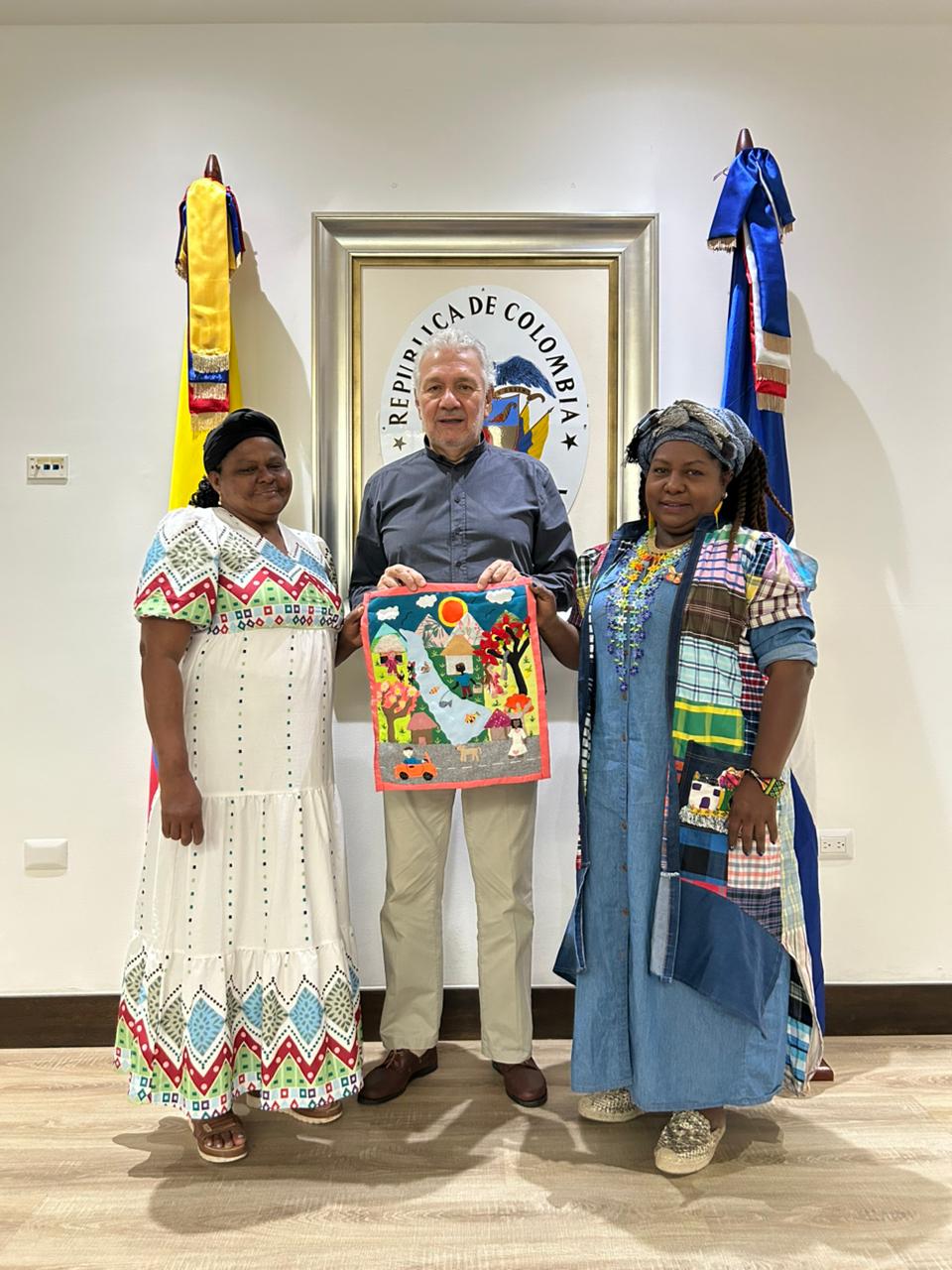 Diplomacia Cultural de Colombia promueve diálogo sobre género, memoria y paz en República Dominicana