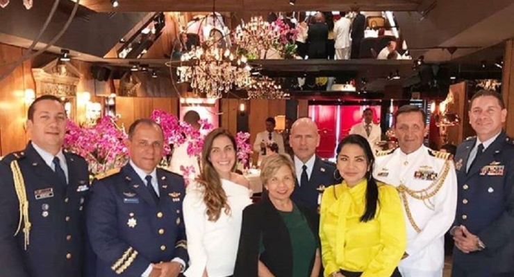 La Embajadora sostuvo encuentro con los Comandantes de las Fuerzas Aéreas de Colombia y República Dominicana
